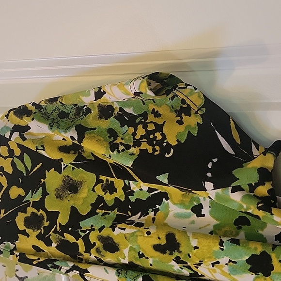 Wrap Dress Size Medium Floral Black Green RETRO 70s Apt 9 - Picture 6 of 10